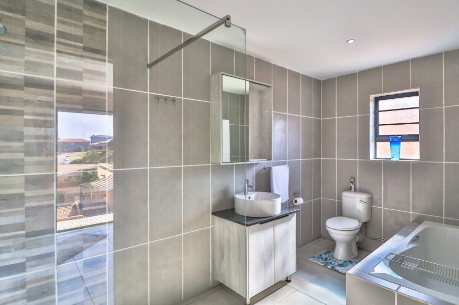 3 Bedroom Property for Sale in Menkenkop Western Cape